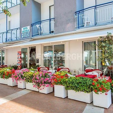 Hotel Lucciola Cattolica Exterior foto