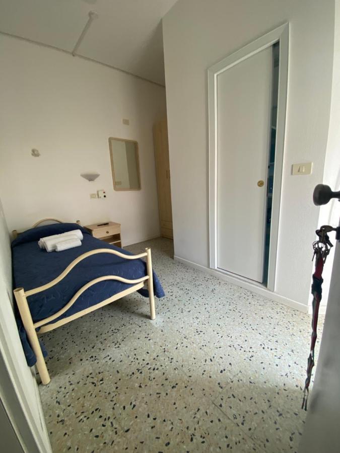 Hotel Lucciola Cattolica Exterior foto