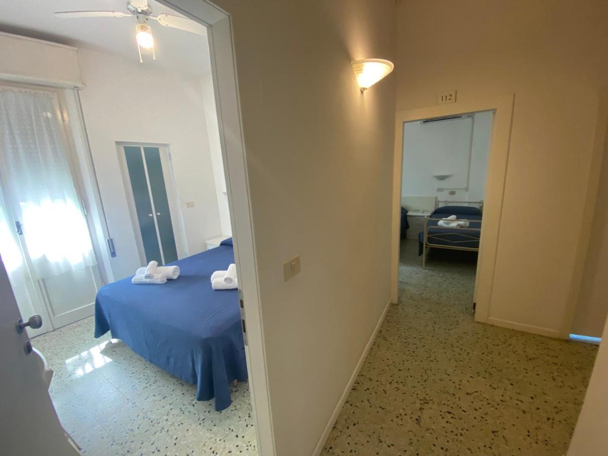 Hotel Lucciola Cattolica Exterior foto