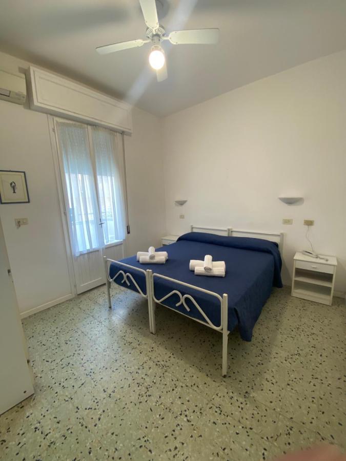 Hotel Lucciola Cattolica Exterior foto